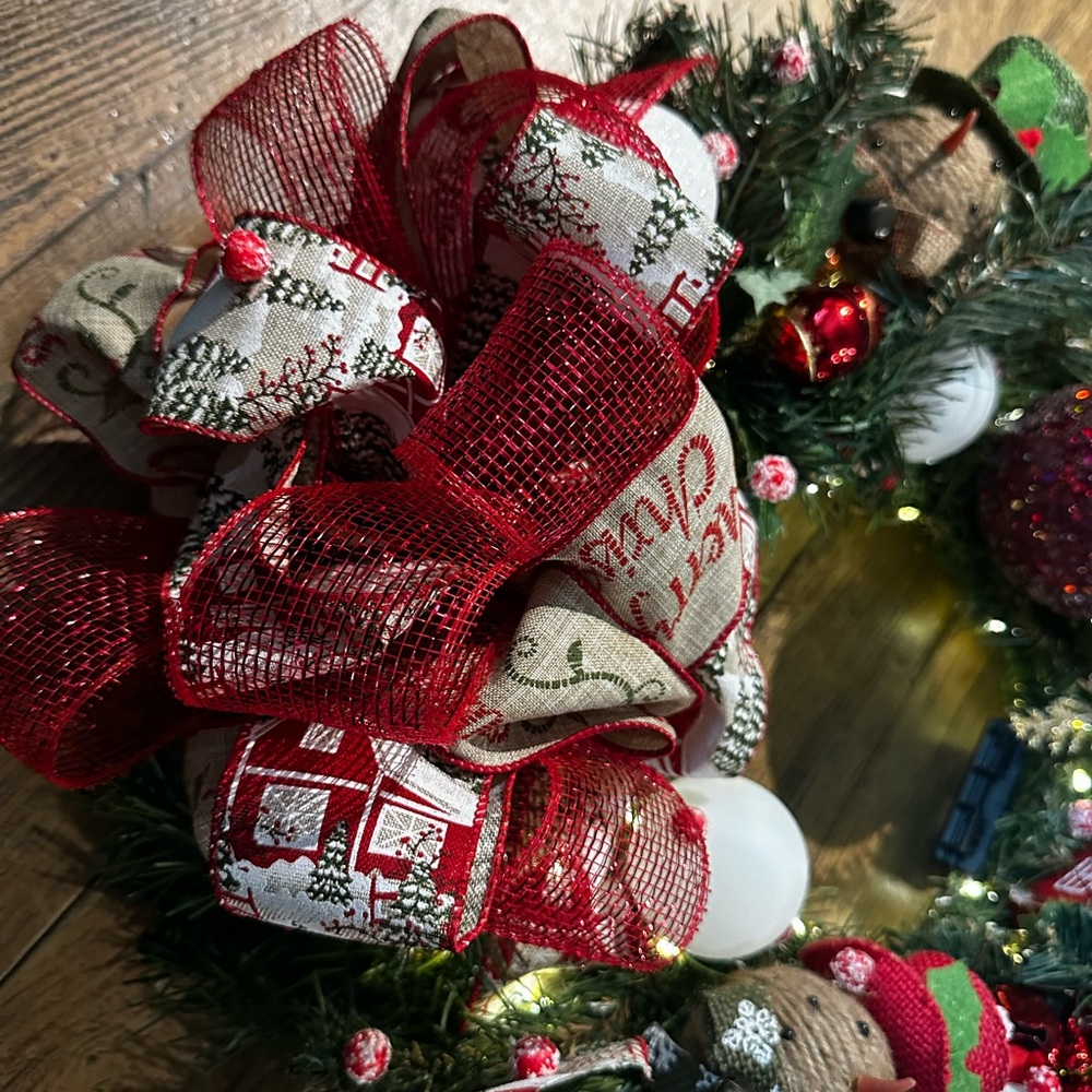 Festive Holiday Wreath with Red and Green Accents - Picture 2 of 6